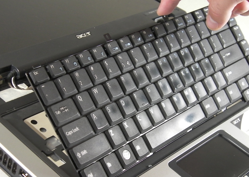 Ремонт и замена клавиатуры ноутбука в Минске